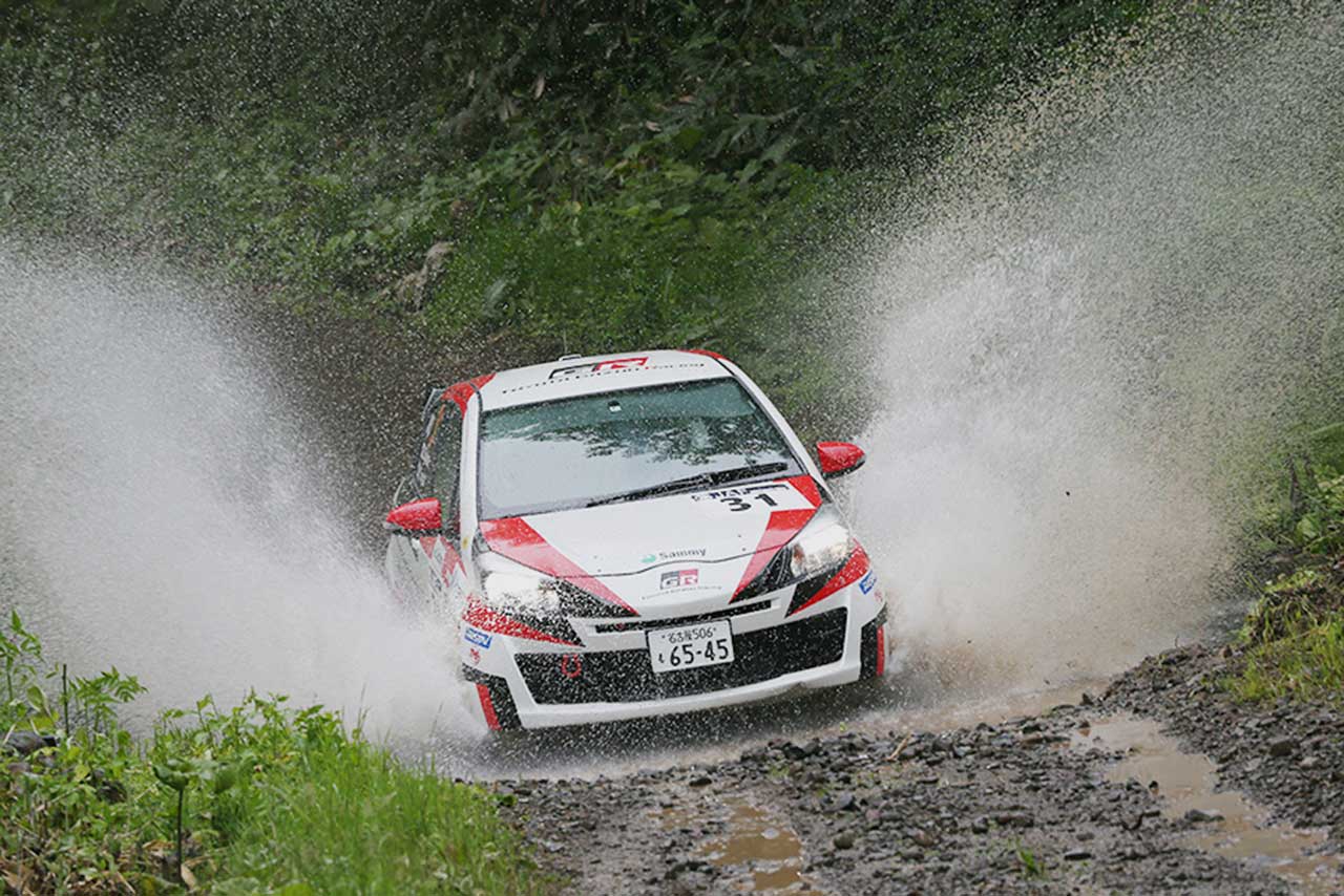 ラリー洞爺でJN3クラス2位を獲得したTGR Vitz CVT