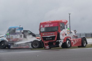 アントニオ・アルバセテはレース2で痛恨のクラッシュ