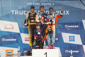 勝者アダム・ラッコはこれで6連勝となり、初のタイトルに向け弾みをつけた