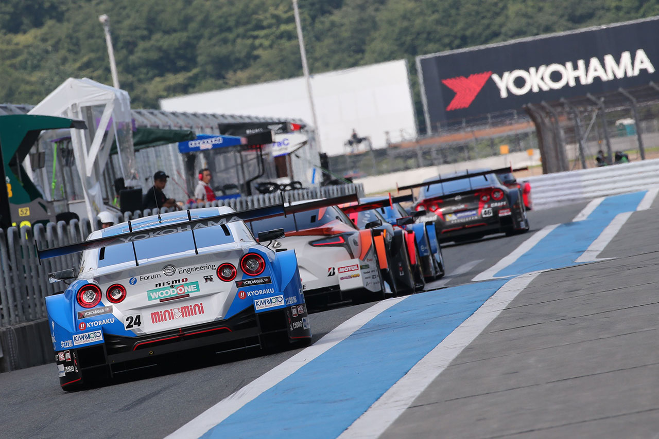 フォーラムエンジニアリング ADVAN GT-R