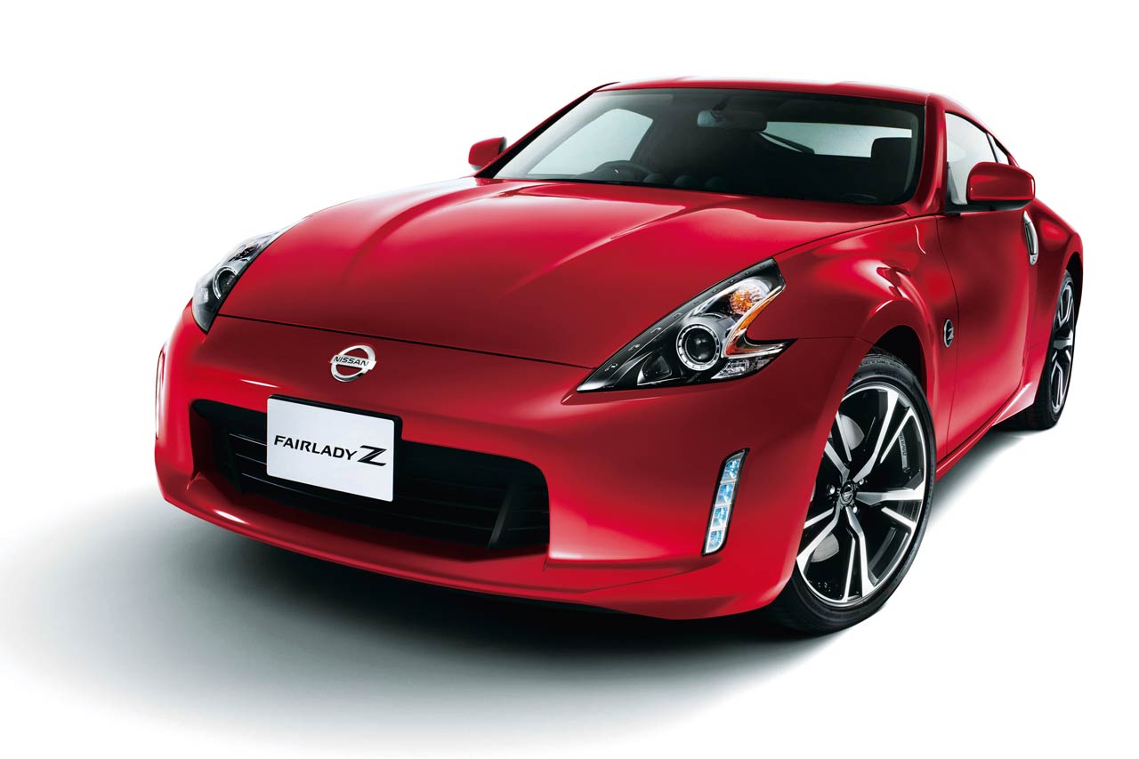 フェアレディZ Version ST（6MT） 新色のカーマインレッド