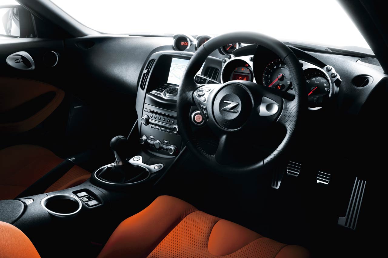 フェアレディZ Version ST（6MT） コクピット