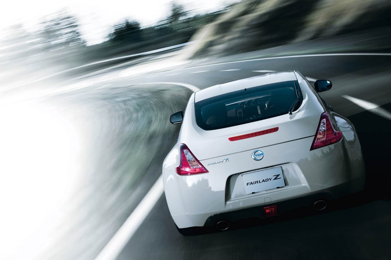 フェアレディz Version St 精悍なスタイルと新色採用の ニッサン フェアレディz エンジン特性を見直し 走行性能向上の画像 写真 4 Autosport Web