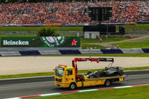 2017年F1第9戦オーストリアGP　撤去されるロマン・グロージャン（ハース）のマシン