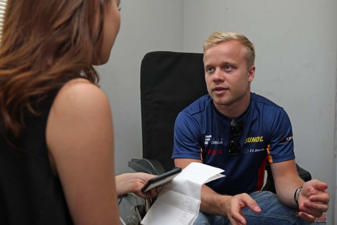 フェリックス・ローゼンクビストのインタビューは和やかに進むが、ある質問をするとトークのトーンが下がることに……