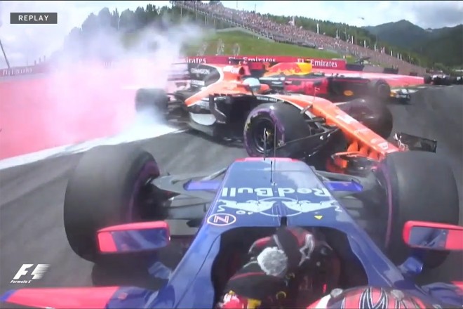 クビアト、アロンソ、フェルスタッペンが1コーナーで接触／F1オーストリアGP決勝