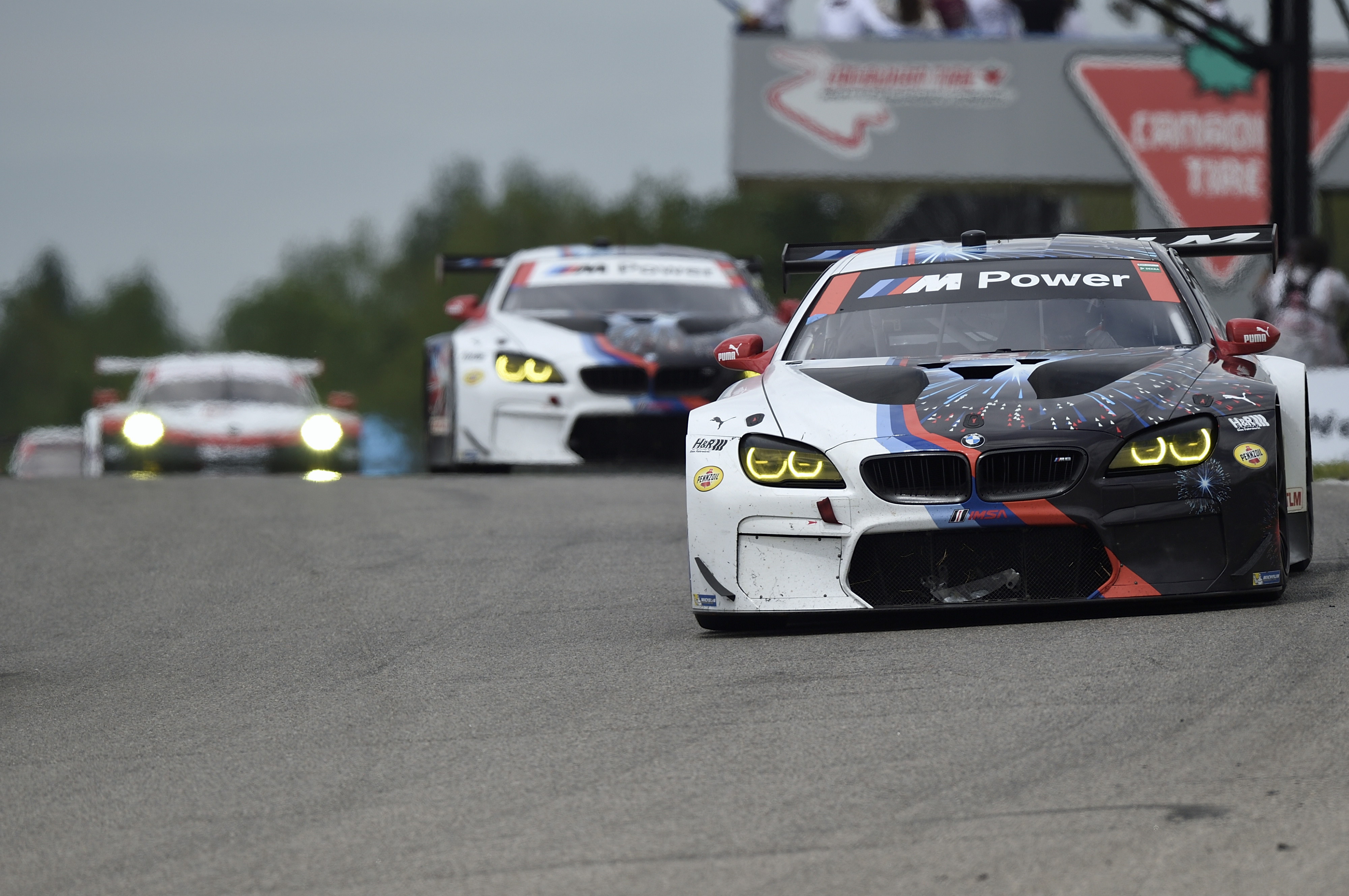 ワン・ツー・フィニッシュを達成したBMWチームRLLの25号車、24号車BMW M6 GTLM