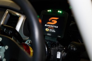 エンジンマネジメントはVASC同様、Motecの汎用品を指定