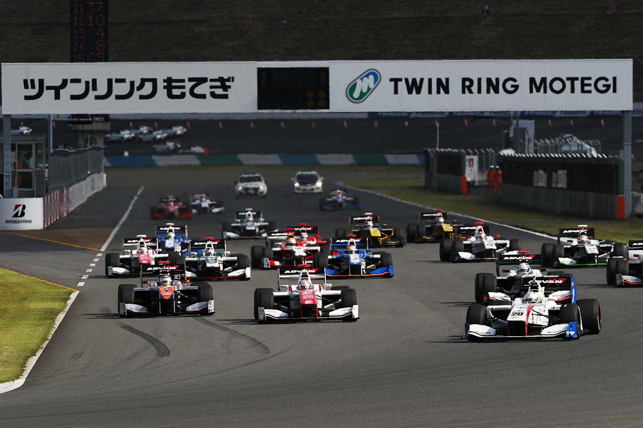 ツインリンクもてぎ2＆4 2016 スタートシーン