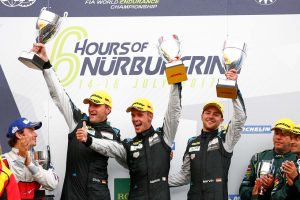 クラス優勝したクリスチャン・リード、マッテオ・カイローリ、マービン・ディエンスト