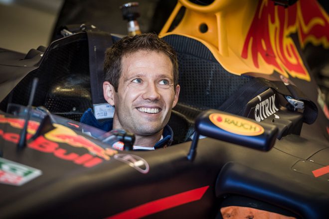 「長年の夢が叶った」というセバスチャン・オジエはコクピットの収まり満面の笑み