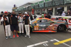 スターティンググリッドに並ぶウェン-サン・モク、澤圭太、マット・グリフィン