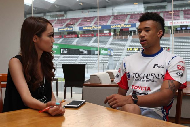 ヤン・マーデンボローとのインタビューは和やかな雰囲気でスタート