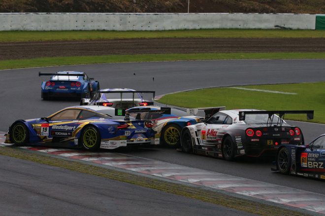 クラッシュしたWedsSport ADVAN LC500とUPGARAGE BANDOH 86