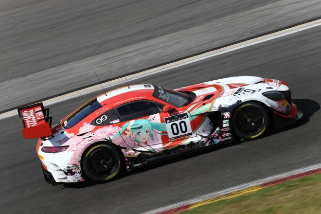 谷口信輝、片岡龍也、小林可夢偉がドライブするGOODSMILE RACING＆Team UKYOの00号車メルセデスAMG GT3