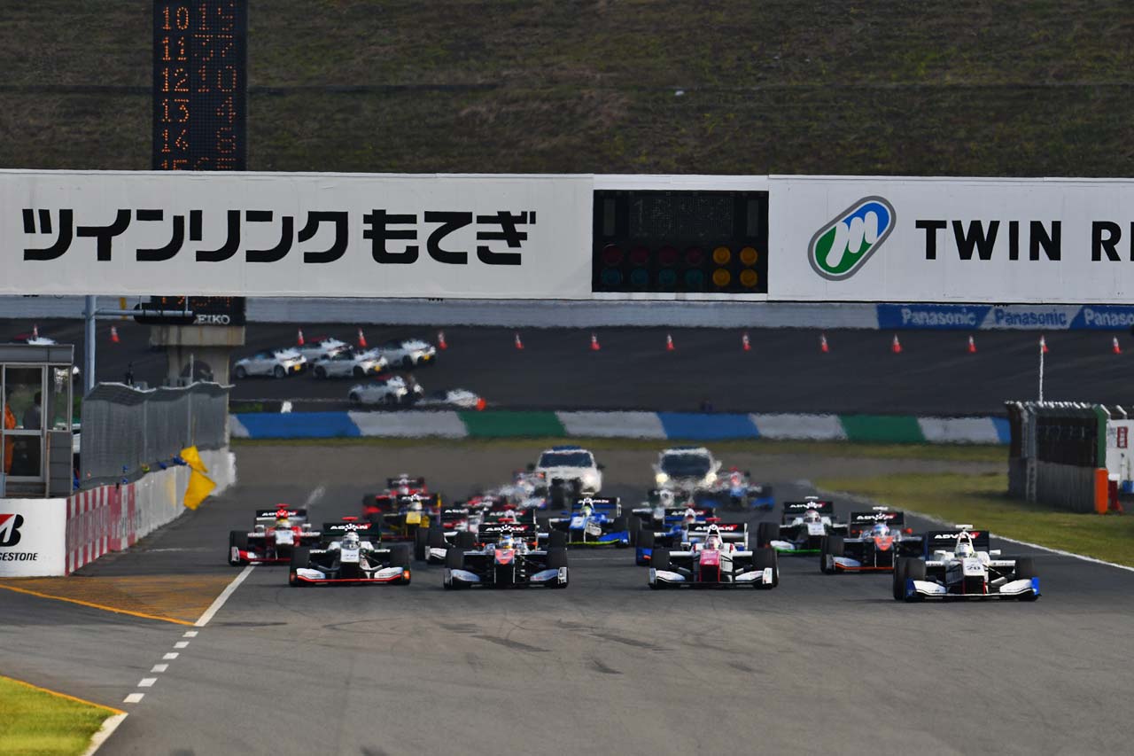 2016スーパーフォーミュラ第4戦ツインリンクもてぎ スタートシーン