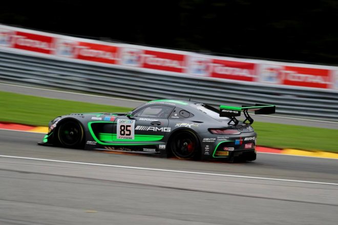 総合2番手につける85号車メルセデスAMG GT3