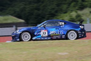 13号車ENDLESS ADVAN 86