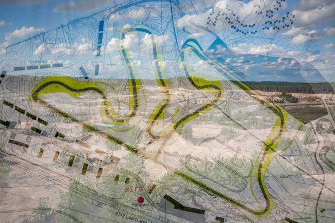 現在、開業に向けて建設作業が進められている