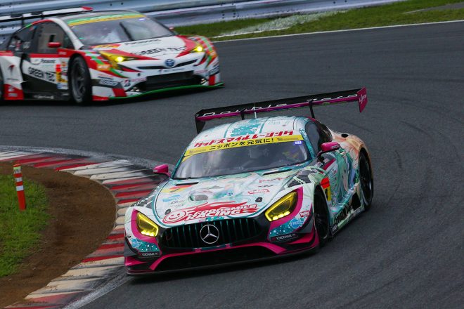 スーパーGT第5戦富士で2位表彰台につけ、ランキングトップに浮上したグッドスマイル 初音ミク AMG
