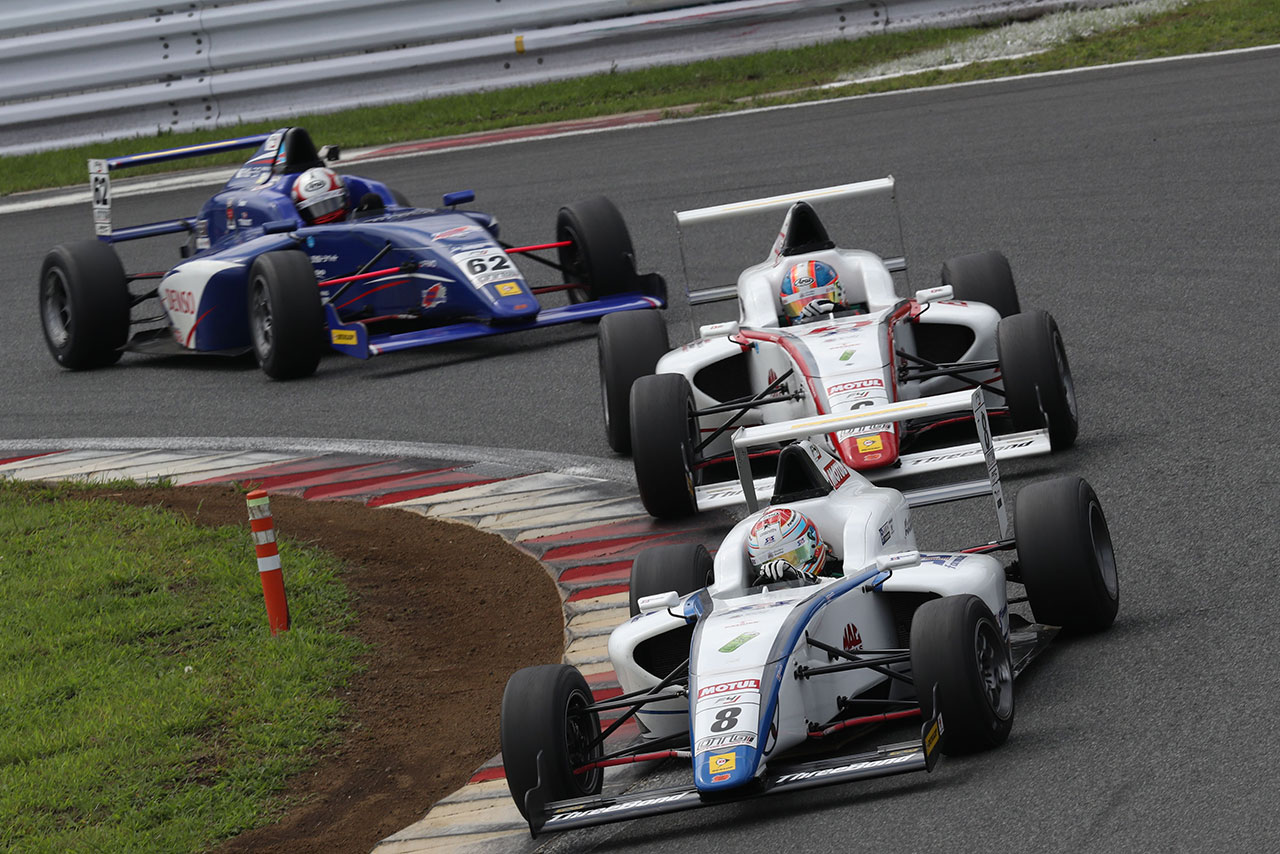 FIA-F4第9戦では角田裕毅（SRS／コチラレーシング）が笹原右京（HFDP／SRS／コチラレーシング）と優勝争いを演じた