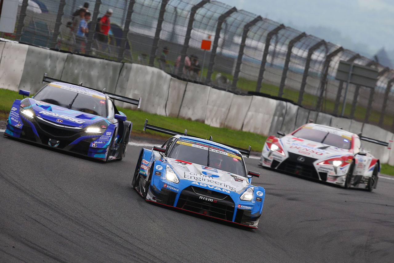 スーパーGT第5戦富士ではレクサスにホンダ、ニッサンが反撃開始。レース中は随所で三つどもえのバトルが繰り広げられた