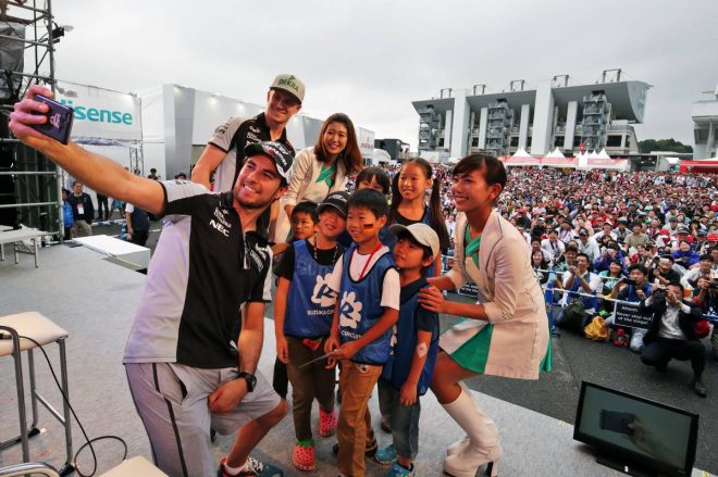 優秀賞特典はドライバートークショーへの参加権