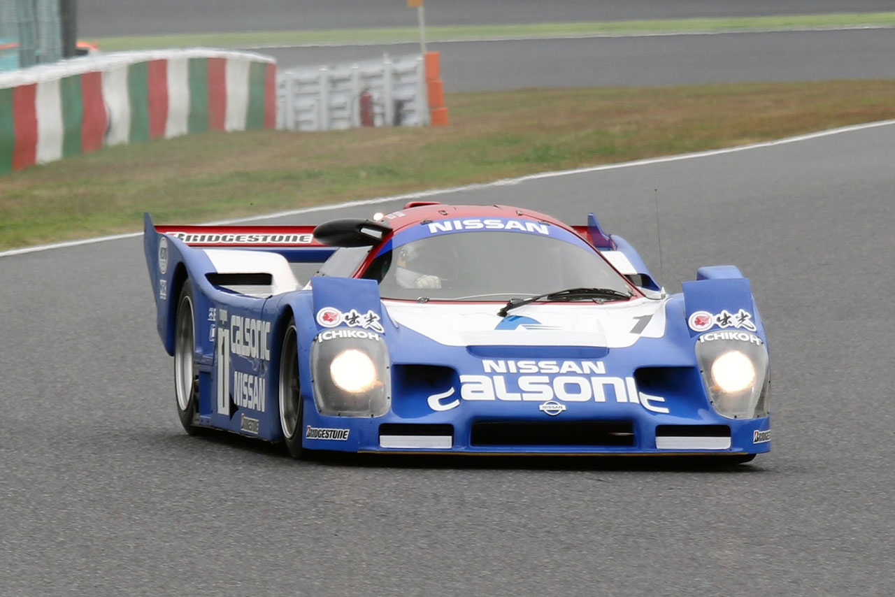 鈴鹿1000km前夜祭で星野一義がドライブするニッサンR92CP
