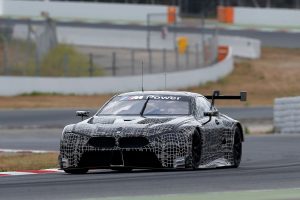 サーキット・デ・カタルーニャを走るBMW M8 GTE