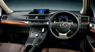 CT200h“version L” (インテリアカラー : サンフレアブラウン/ノーブルブラウン)