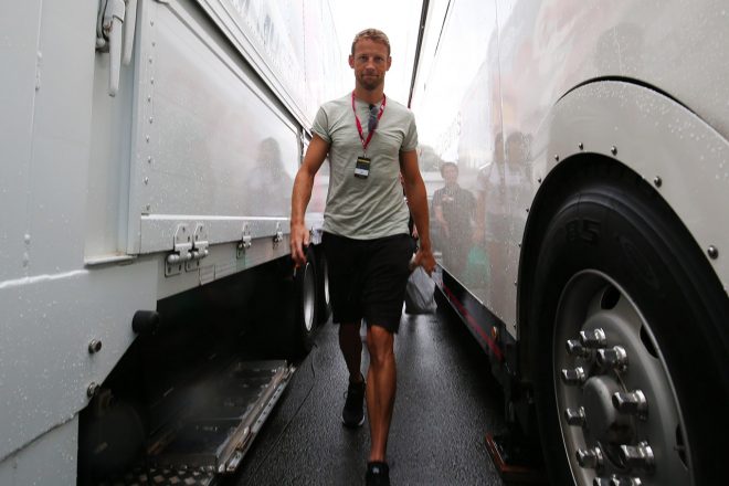 予選日にサーキット入りしたジェンソン・バトン