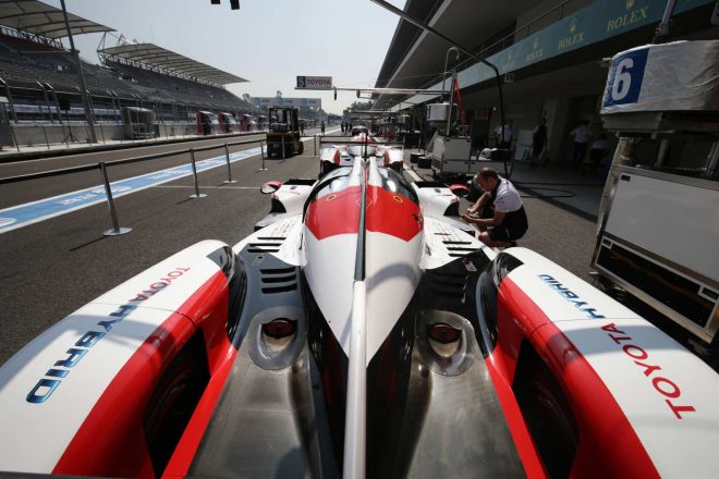 2016年のメキシコ戦では熱対策と思われるルーバーがTS050ハイブリッドのカウル上面に備わった