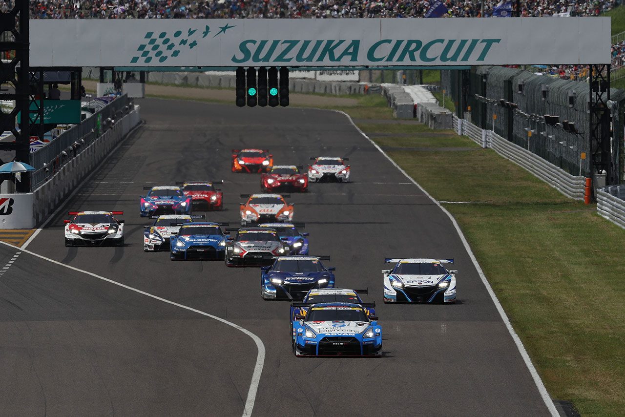 2017スーパーGT第6戦鈴鹿 スタートシーン