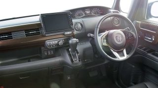 N-BOXカスタム インテリア