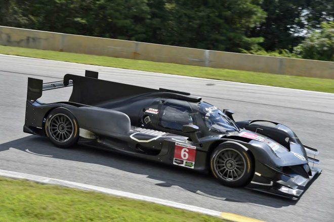 コクピット横のカウル上面には『オレカ07』には見られないルーバーが設置されている。