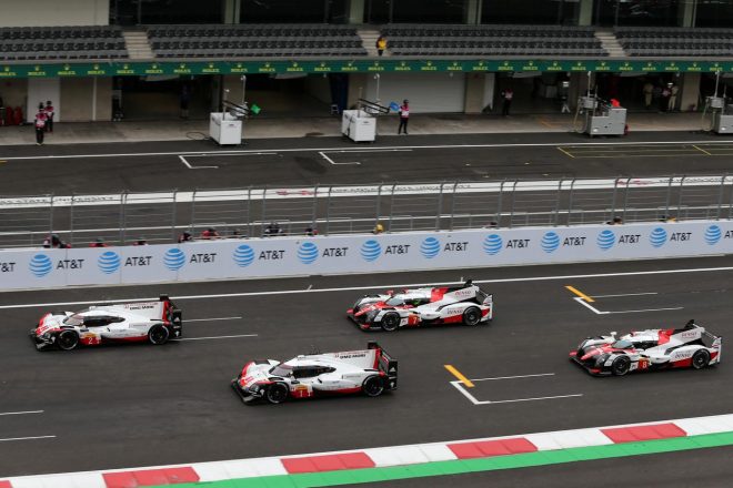 フロントロウとセカンドロウに分かれたポルシェとトヨタの両陣営