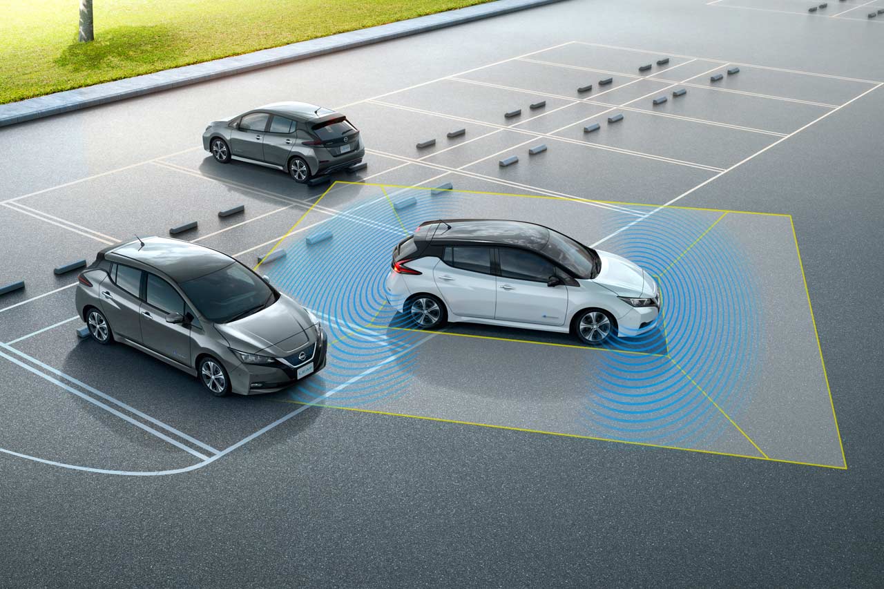 ニッサン・リーフ "プロパイロット パーキング”イメージ