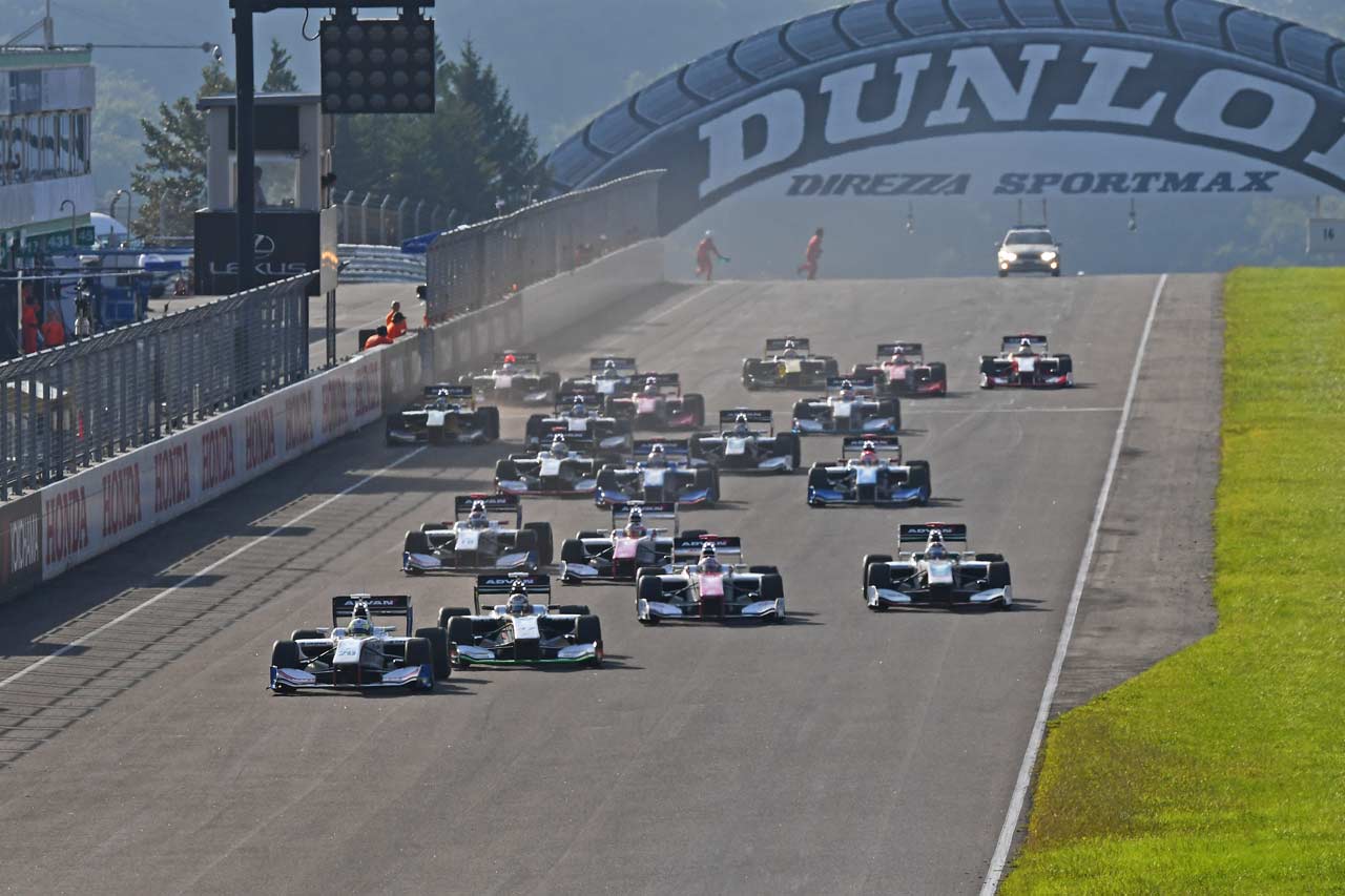 2016年スーパーフォーミュラ第6戦SUGO スタートシーン