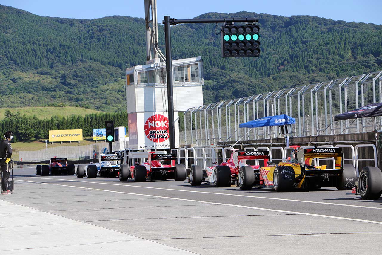 スーパーフォーミュラ第5戦オートポリス 金曜専有走行の様子