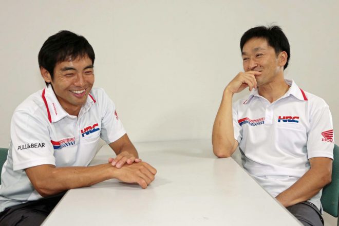 どちらが速いか？という質問で盛り上がる宇川氏と青山氏