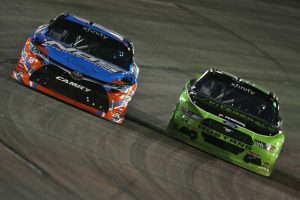 首位争いを繰り広げたカイル・ブッシュ（左）とブラッド・ケゼロウスキー（右）