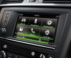 7インチマルチファンクションタッチスクリーン