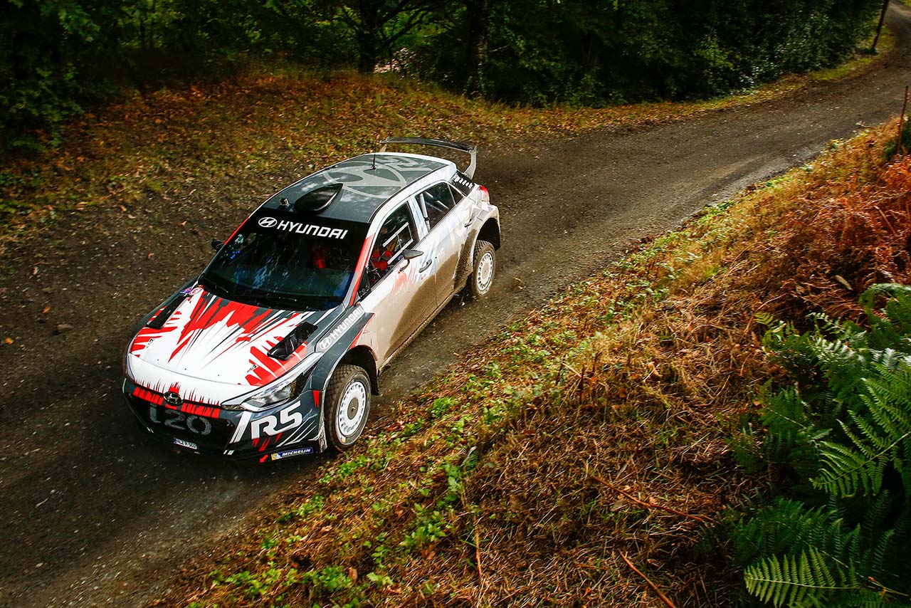 走行テストは新型ヒュンダイi20 R5を使用して行われた