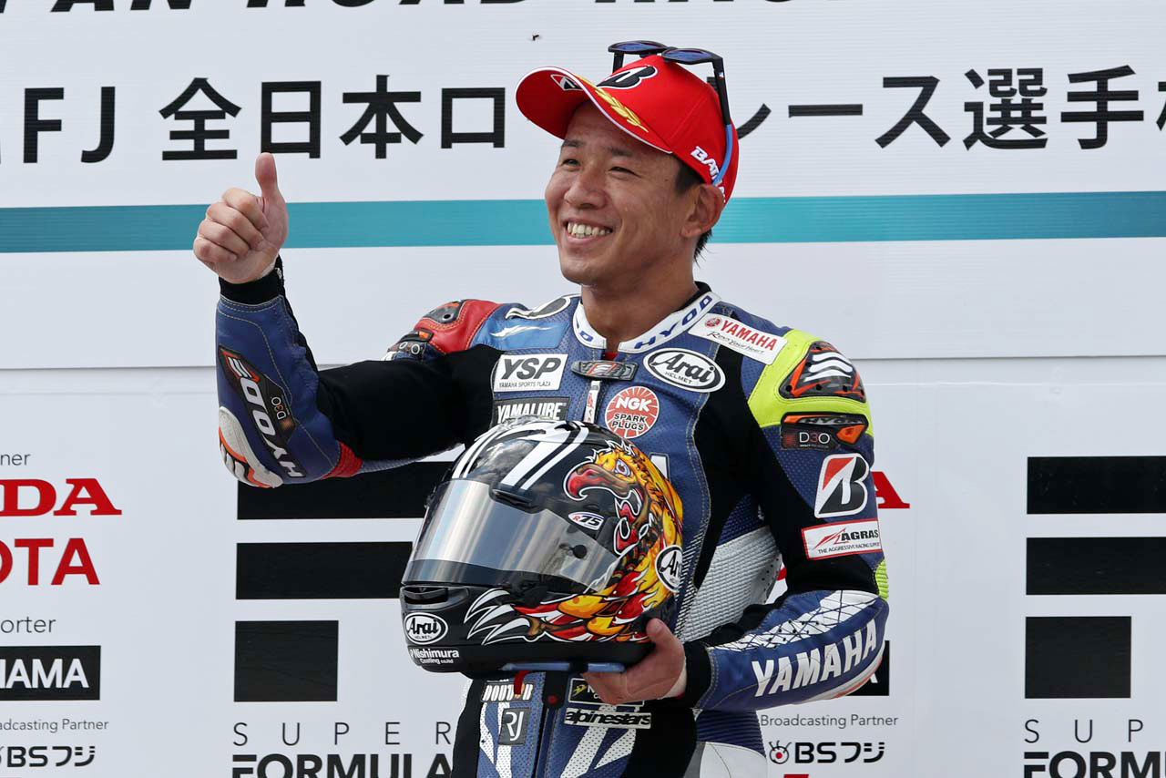 中須賀克行（YAMAHA FACTORY RACING TEAM）