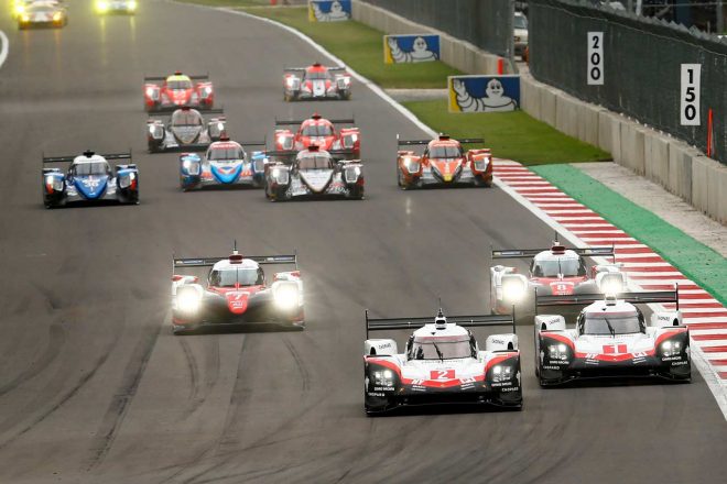 LMP1クラスとLMP2クラスのマシン