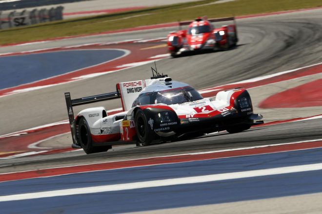 2番手につけた2号車ポルシェ