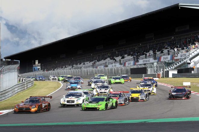 ブランパンGTシリーズスプリントカップ第5戦ニュルブルクリンク スタートシーン