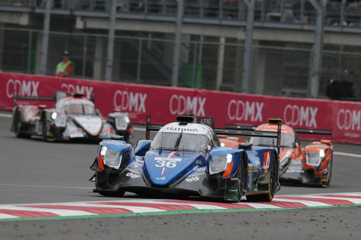 ふたりのドライバーがそれぞれアタックする必要があるため、予選でも10周近く走行するマシンも