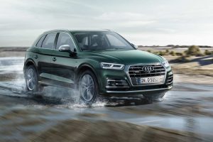 アウディSQ5