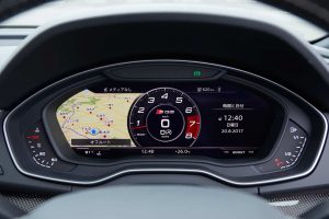 アウディSQ5